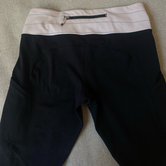 Lulu Lemon Mid Rise Leggings-With Pockets - Picture 2 of 3